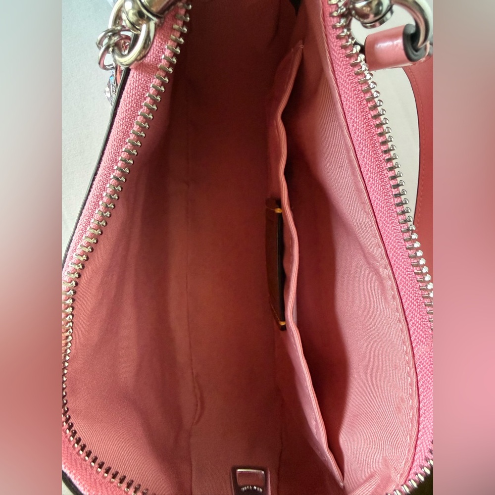 NWT Coach Teri Shoulder Bag In Signature Leather Pink/Silver Heart Charm CDA98 - Picture 6 of 15